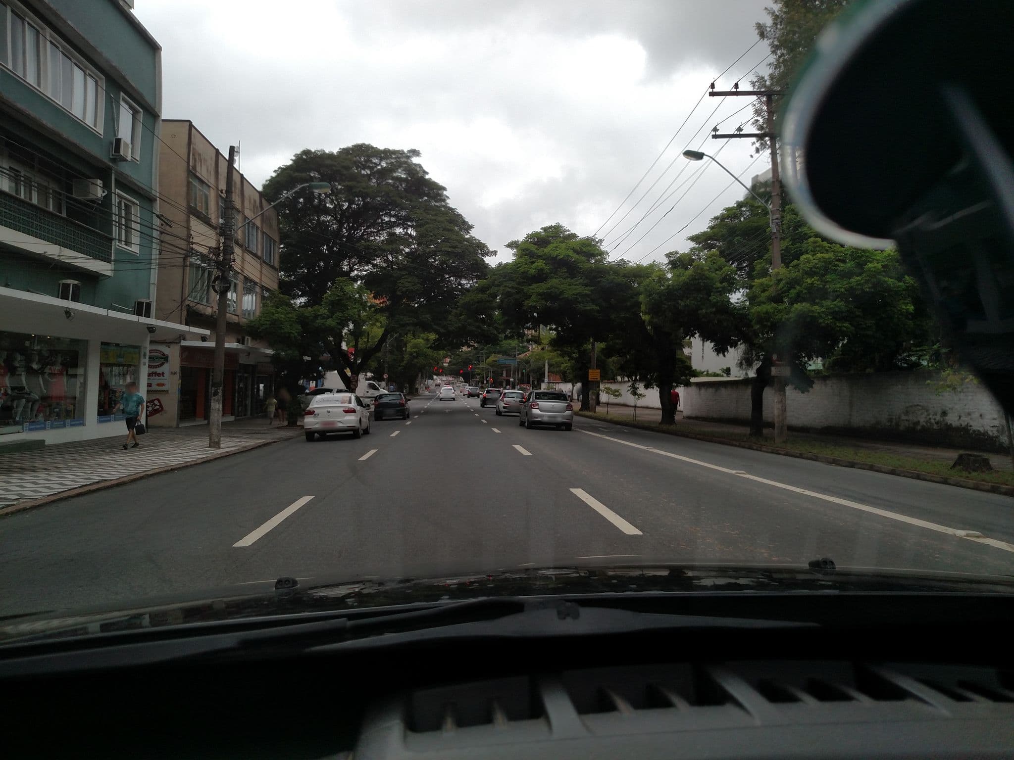 Street view near Hotel Glória Blumenau, Blumenau — © adrianojbr (CC BY-SA · Mapillary)