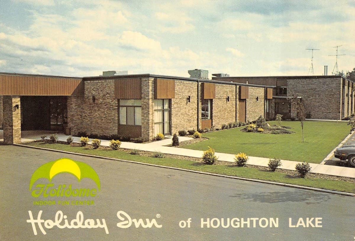 Statewide Sportsdome Resort, Resort in Houghton Lake