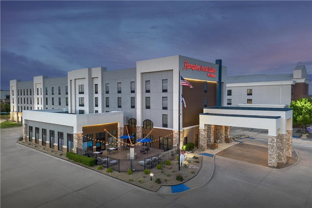 Hampton Inn & Suites Dallas-DFW ARPT W-SH 183 Hurst, Hotel in Hurst
