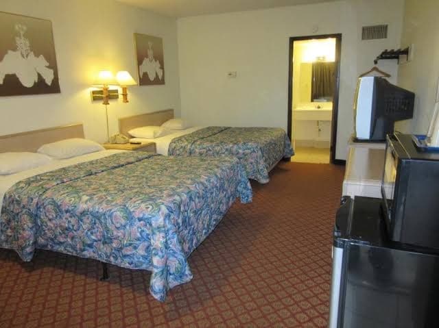 Sunset Motel - King Room, Motel in Hutchinson