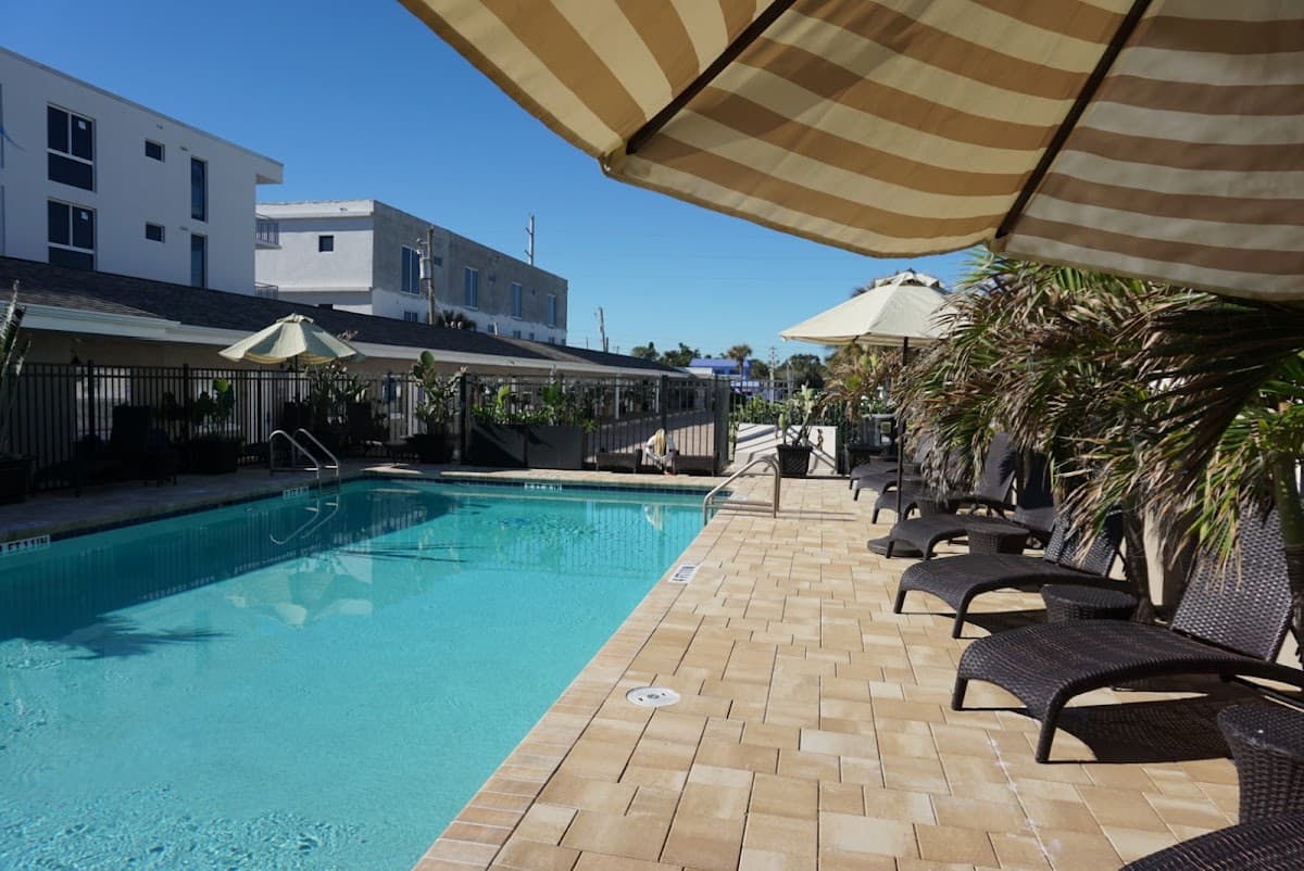 BLEU Beach Resort, Resort in Indialantic