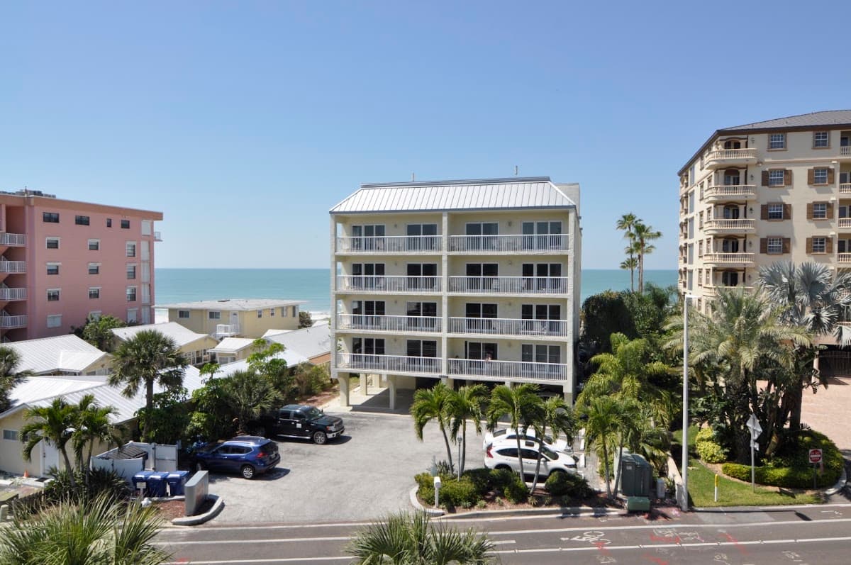 Bay & Beach Club, Resort in Indian Shores