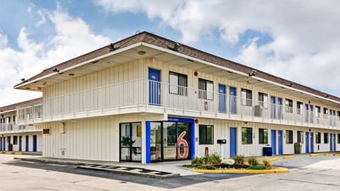 Motel 6 Pittsburgh, PA - Crafton, Hotel in Kennedy Township