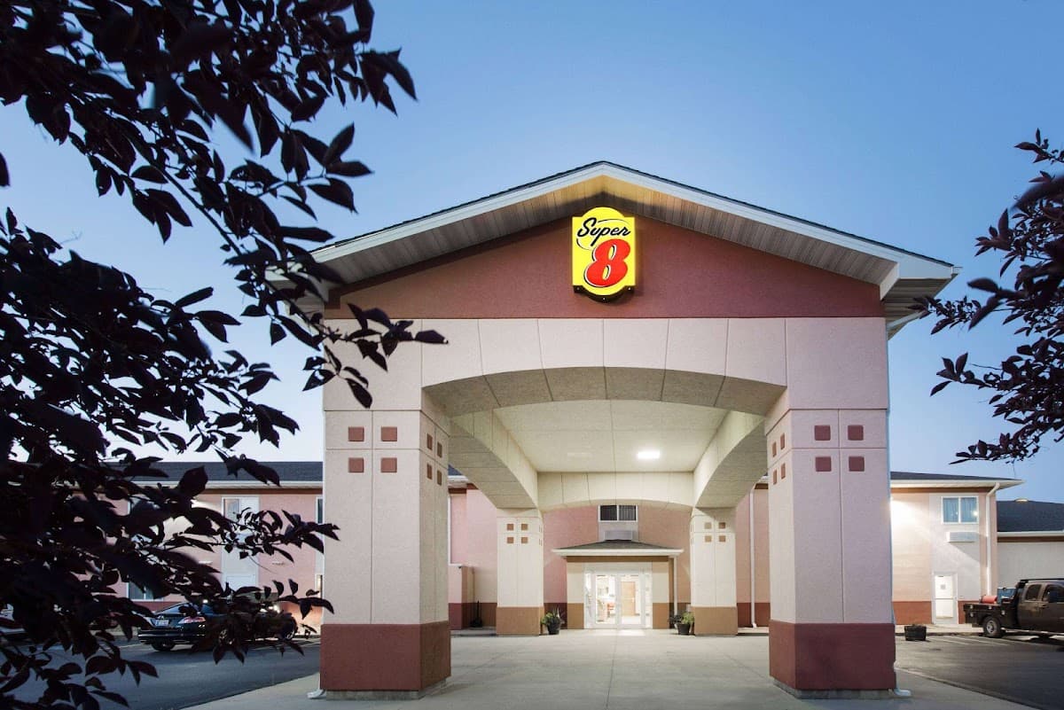 Super 8 by Wyndham Iola KS, Hotel in Iola