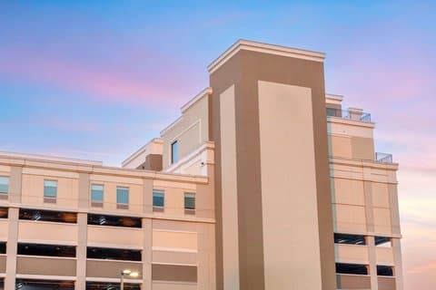 Four Points by Sheraton Newark Airport, Hotel in Newark