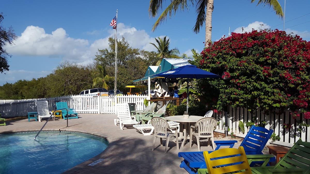 The Oceanview Inn & Sports Pub, Hotel in Islamorada