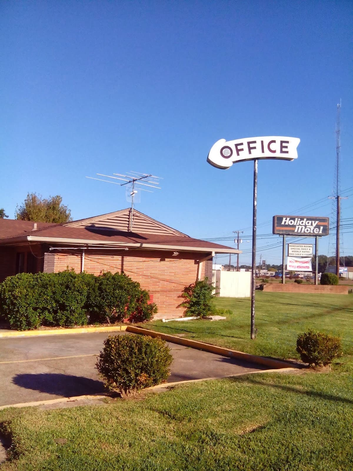Holiday Hotel, Motel in Jackson