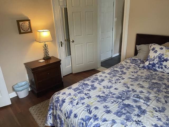 Beautiful 1946 Bungalow close to downtown Jacksonville with Guesthouse, Guesthouse in Jacksonville