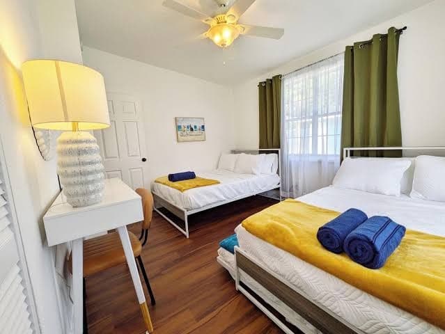 2 homes for 1 - Arcade, Firepit, Patio - Main house & Lrg guest house included!, Guesthouse in Jacksonville