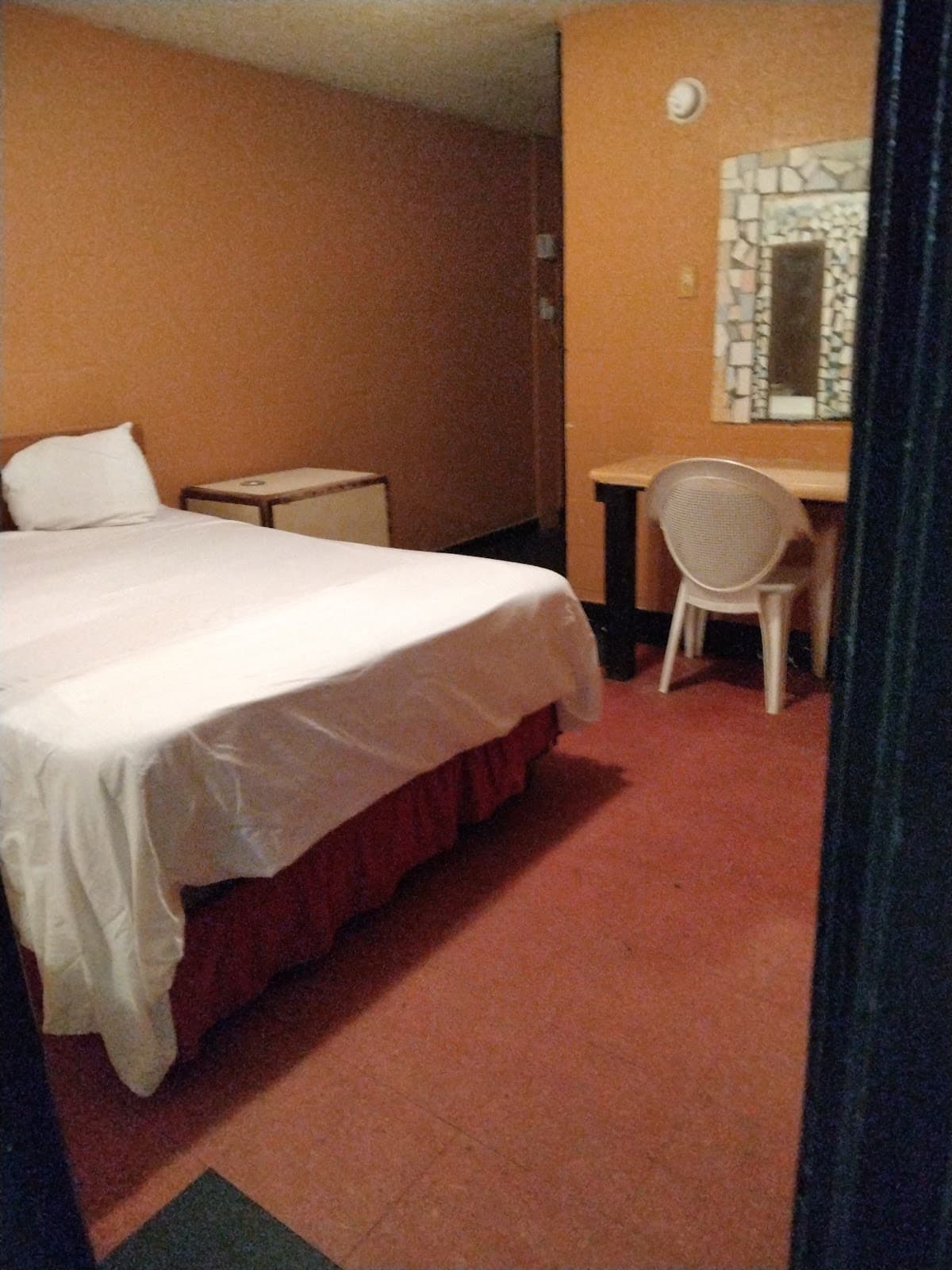 Peek-A-Boo, Motel in Jacksonville