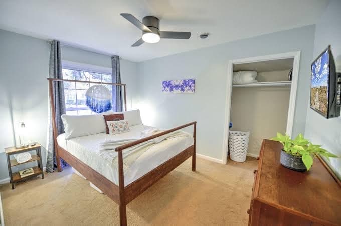 Central Island Home, Hotel in James Island