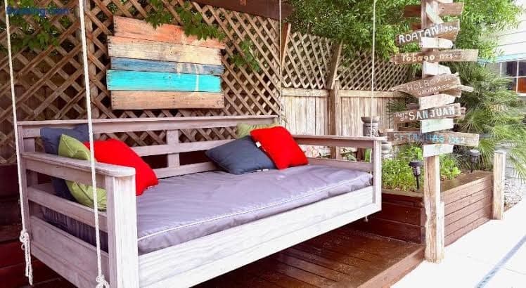 Romantic Beach Style Cottage close to everything! - Entire Place, Holiday Home in James Island