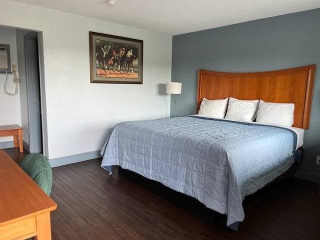 Holiday Motel, Hotel in Jeffersonville