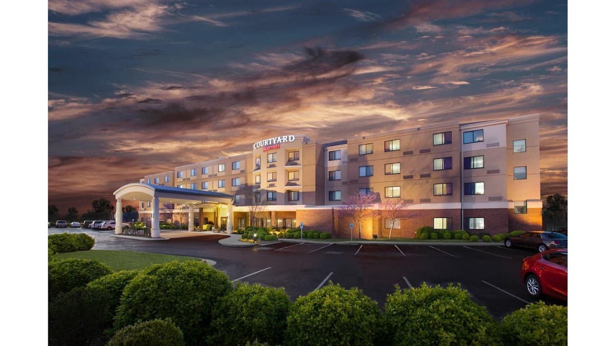 Courtyard by Marriott Fayetteville, Hotel in Johnson