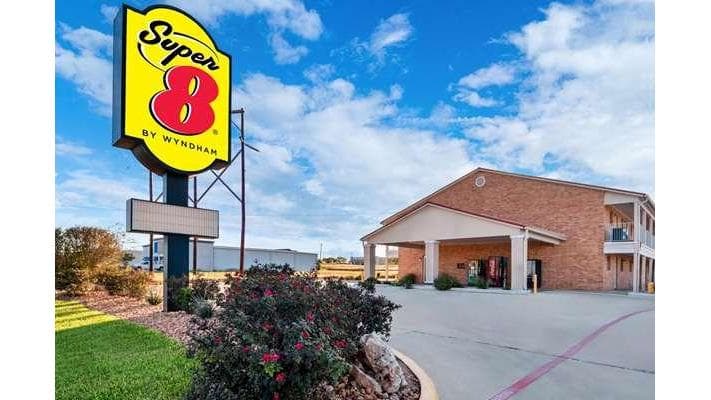 Super 8 by Wyndham Pleasanton, Hotel in Jourdanton