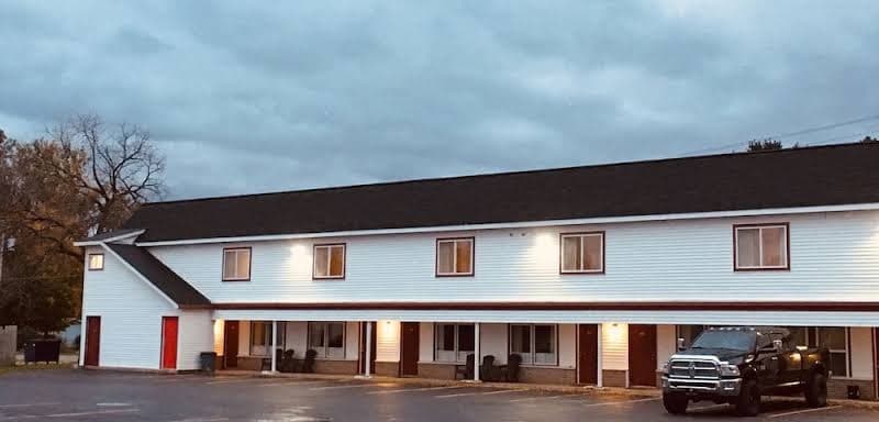 North Country American Inn, Hotel in Kalkaska