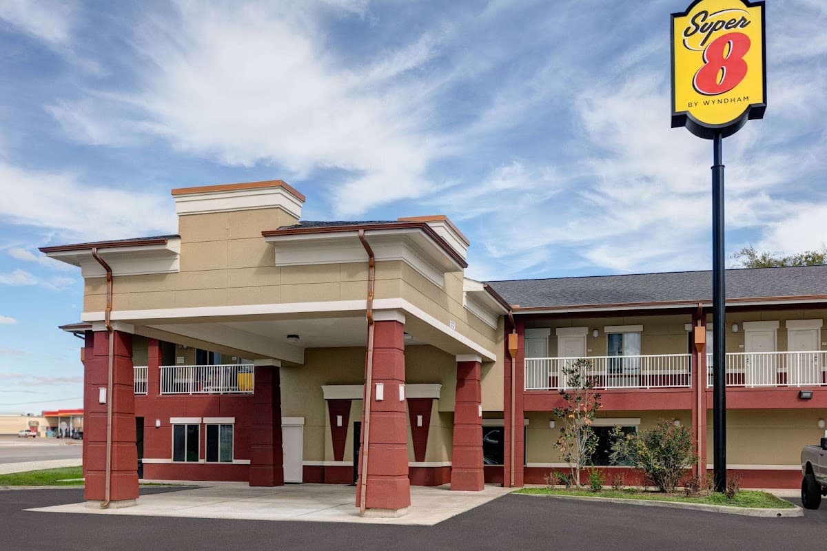 Super 8 by Wyndham Karnes City, Hotel in Karnes City