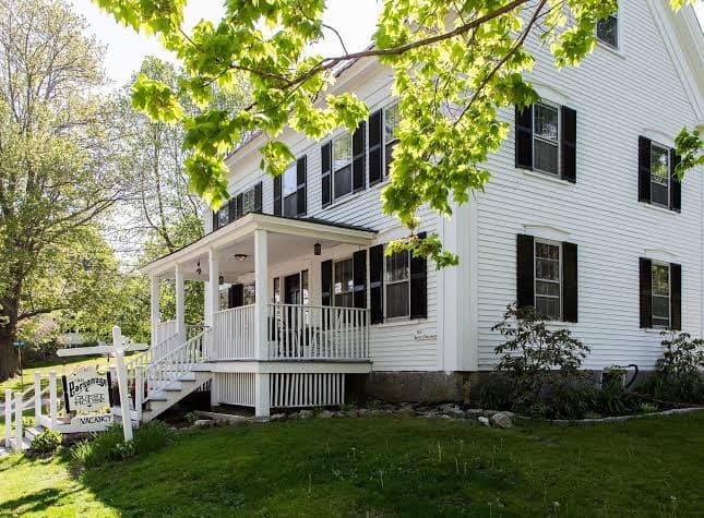 Old Parsonage Guest House, Bed & Breakfast in Kennebunkport