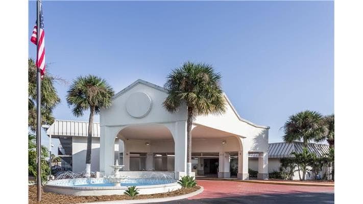 Days Inn by Wyndham St. Petersburg / Tampa Bay Area, Hotel in Lealman