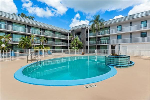 Quality Inn & Suites at Tropicana Field, Hotel in St. Petersburg