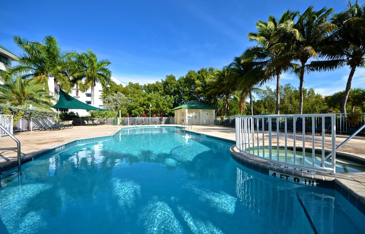 Sunrise Suites Resort - Key West Vacation Rentals, Resort in Stock Island