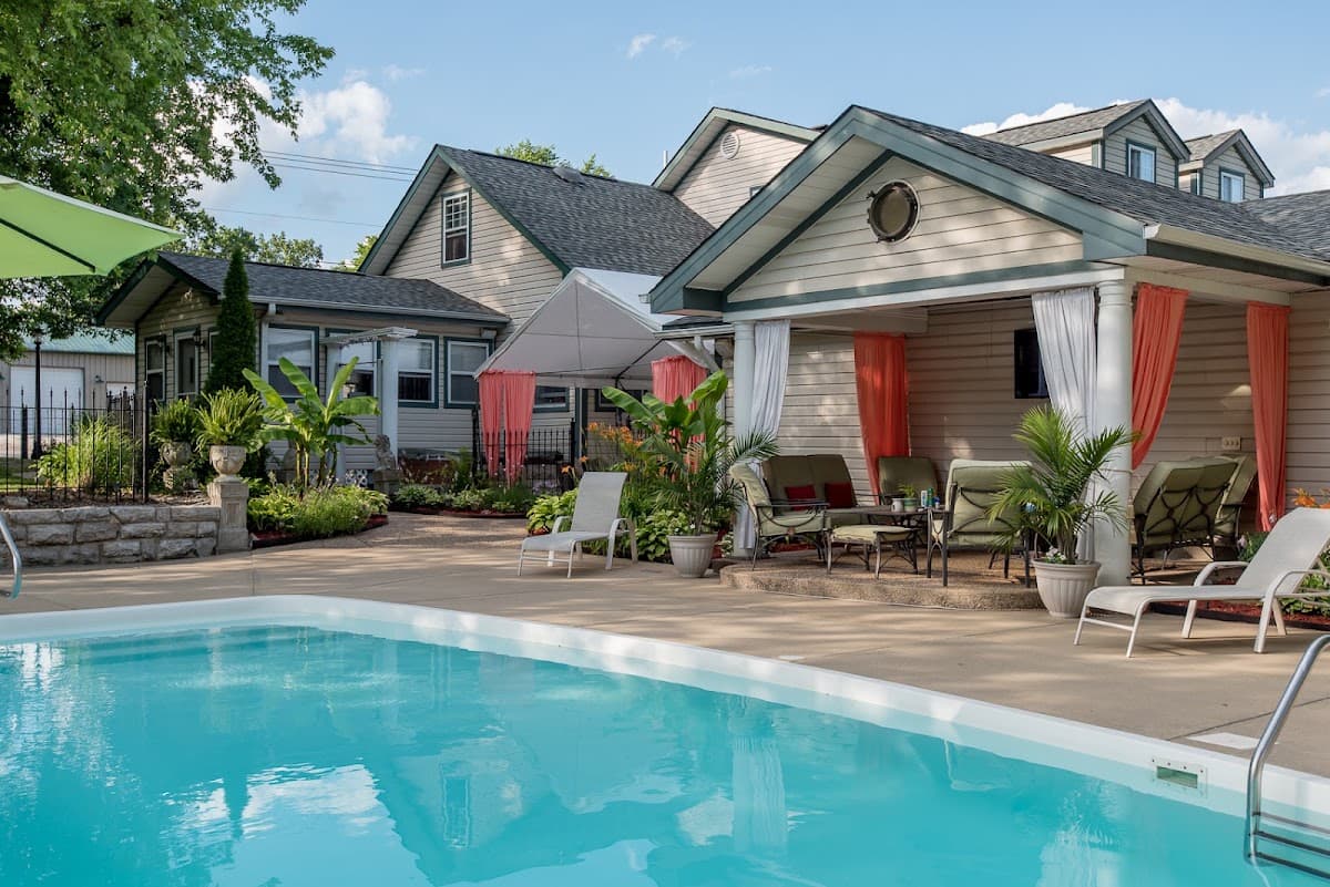 The Twisted Mulberry Inn, Bed & Breakfast in LaBarque Creek