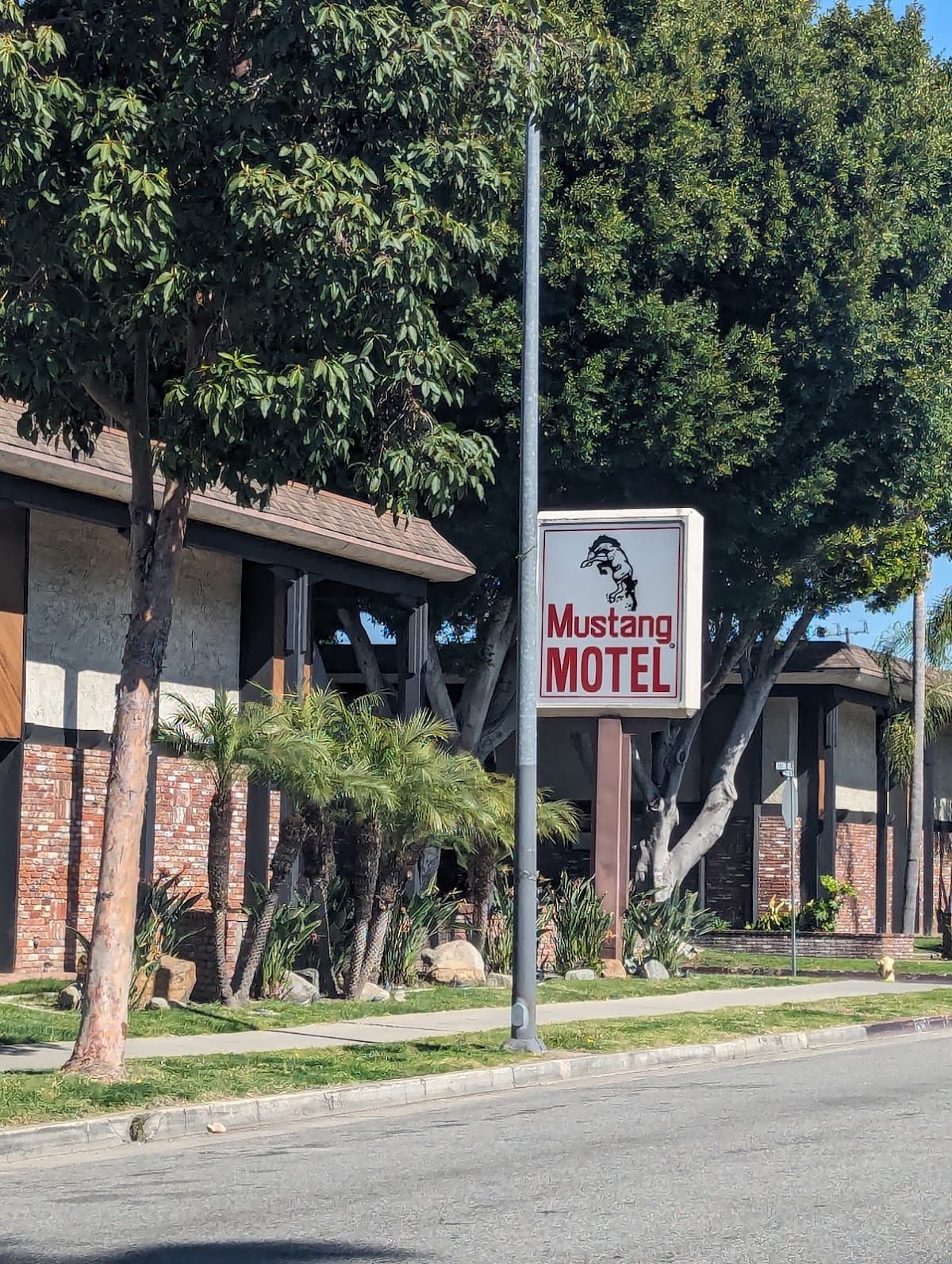 Mustang Motel, Motel in Vermont Square