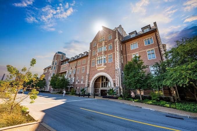 The Knight Center, Hotel in University City