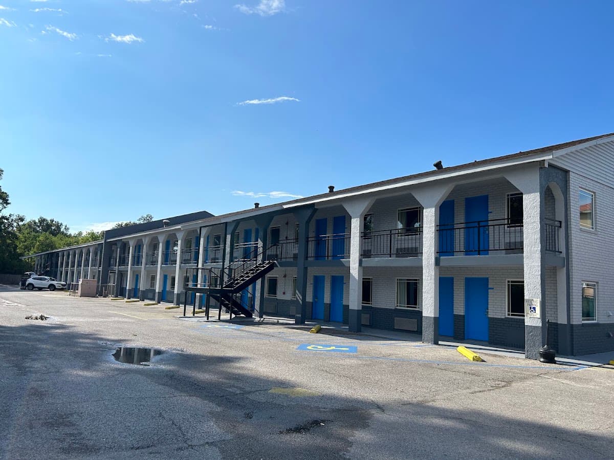 Blue Star Inn, Hotel in Lafayette