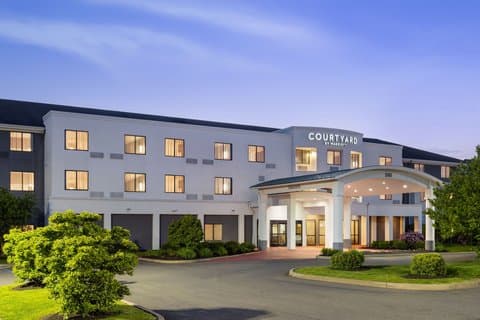 Courtyard by Marriott Kingston, Hotel in Lake Katrine
