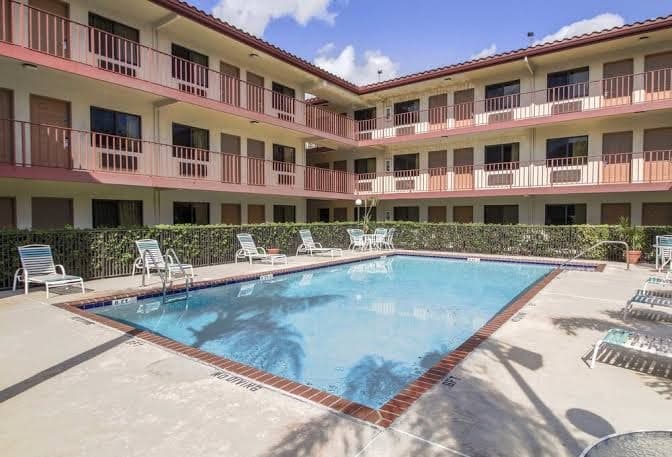 Inn of America - Palm Beach Gardens, Hotel in North Palm Beach