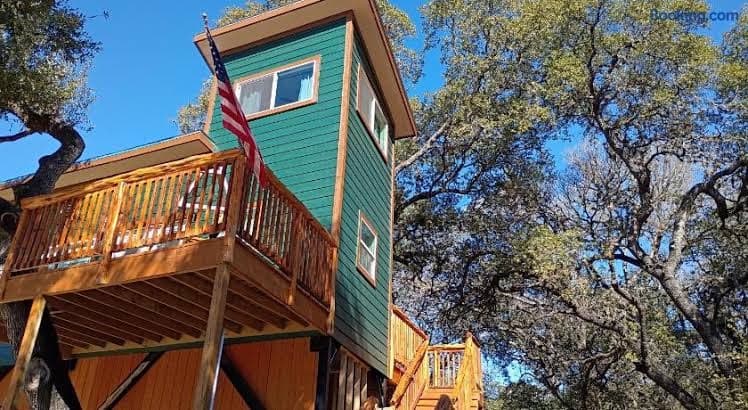 Hill Country Hi View Landing - Entire Place, Holiday Home in Lakehills