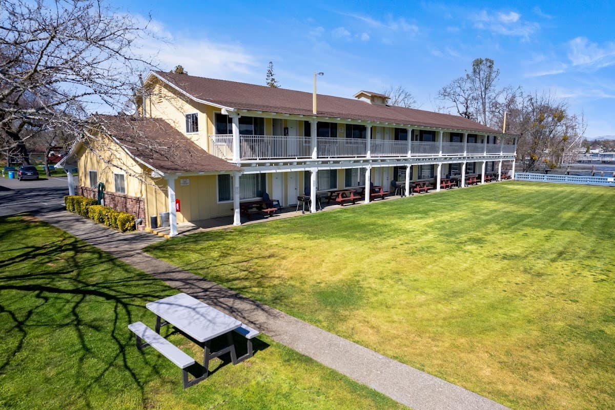 Skylark Shores Resort in Lakeport, Resort in Lakeport