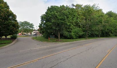 9365 Waterstone Blvd. Parking, Hotel in Landen
