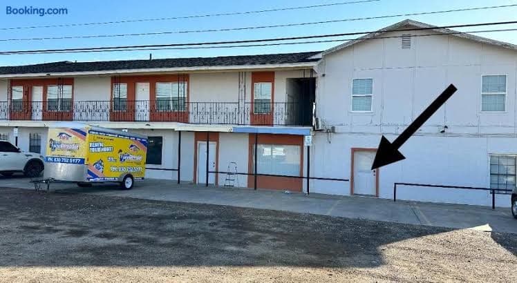 Eagle Stay Dainty Studio - Entire Place, Hotel in Las Quintas Fronterizas