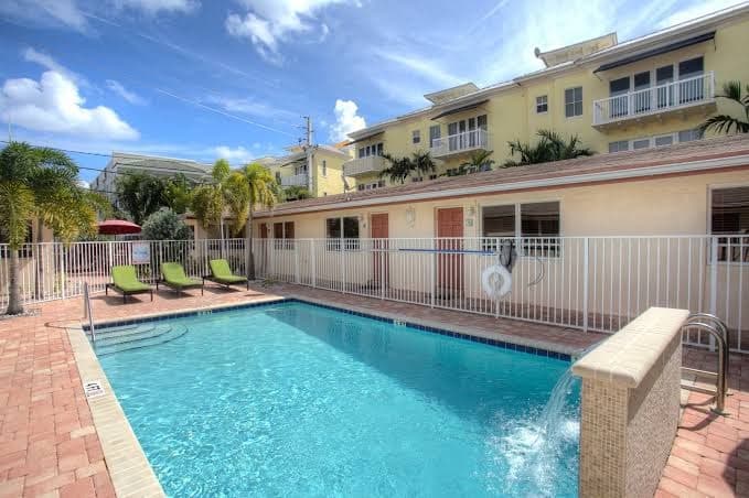 Lauderdale Villas- Suites By The Sea, Hotel in Lauderdale-by-the-Sea