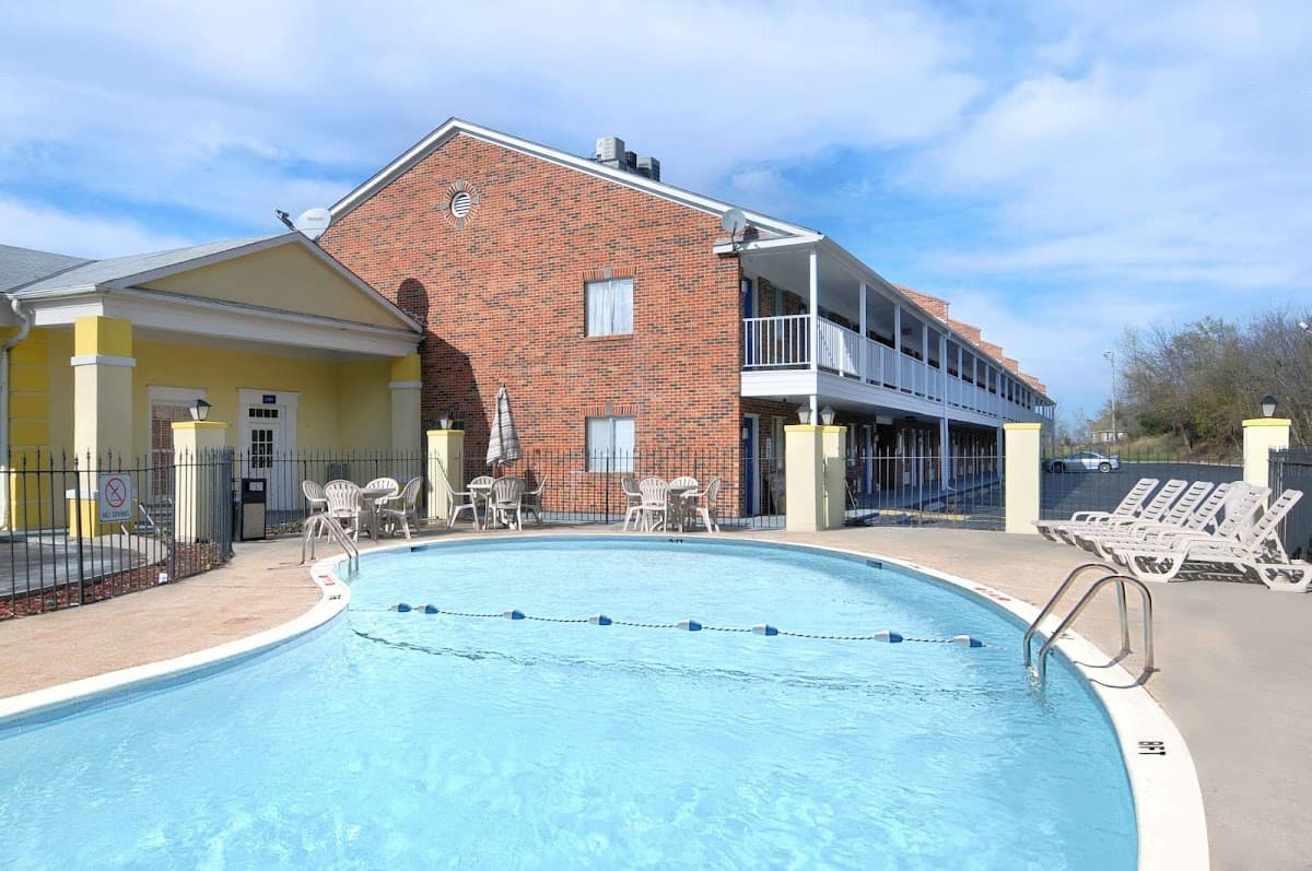 Days Inn by Wyndham KU Lawrence, Hotel in Lawrence