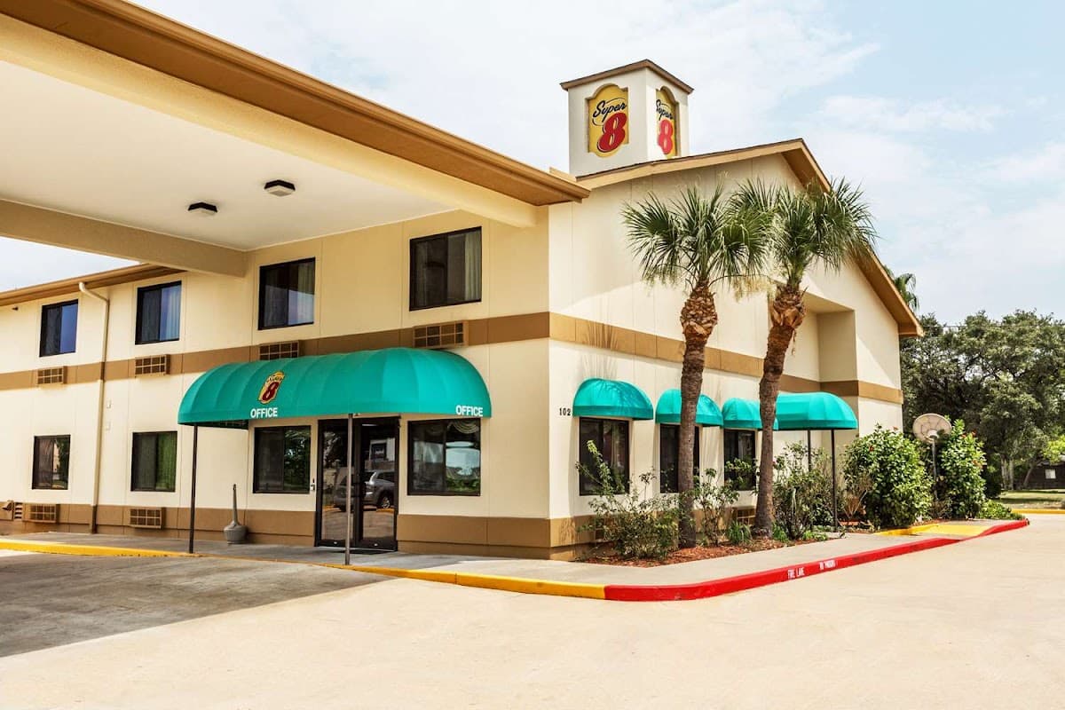 Super 8 by Wyndham League City-Kemah Area, Hotel in League City