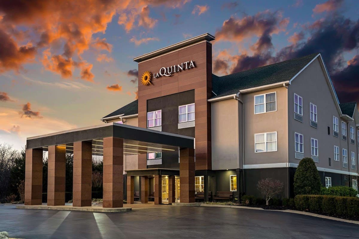 La Quinta Inn & Suites by Wyndham Lebanon, Hotel in Lebanon