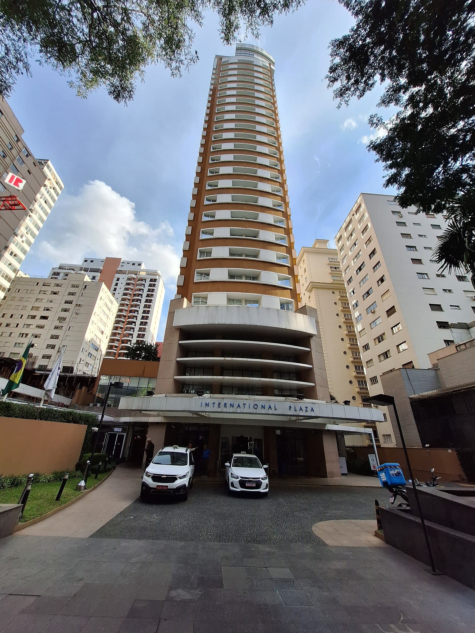 Transamérica Prime International Plaza (via Wikimedia Commons, CC BY-SA 4.0)