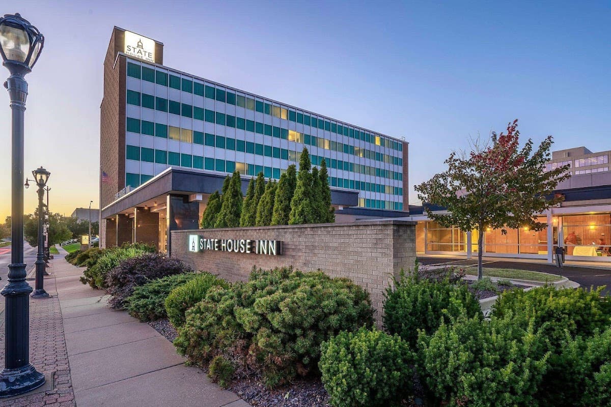 State House Inn & Conference Center, Hotel in Leland Grove