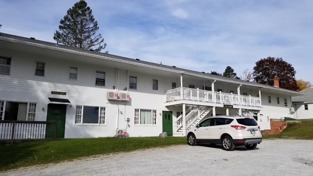 Eastover Estate & Eco-Village, Hostel in Lenox