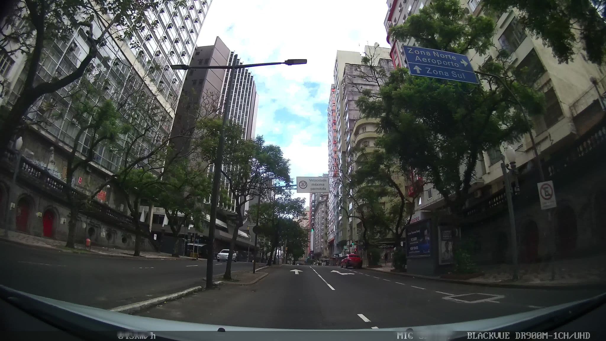 Street view near Hotel Express Savoy, Porto Alegre — © kaart_1 (CC BY-SA · Mapillary)