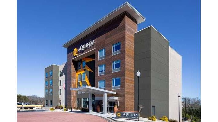 La Quinta Inn & Suites by Wyndham Locust Grove, Hotel in Locust Grove