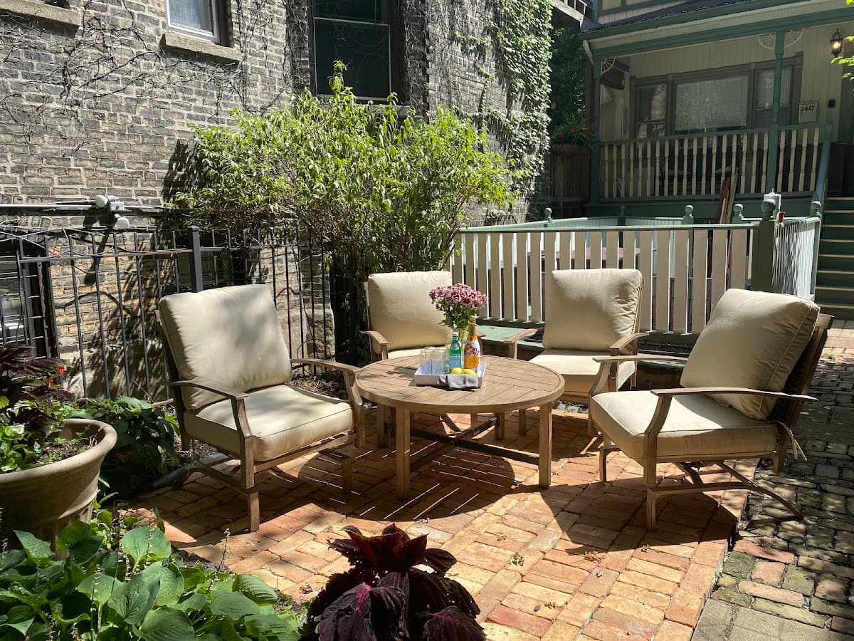The Villa Toscana Guest House, Hotel in Uptown