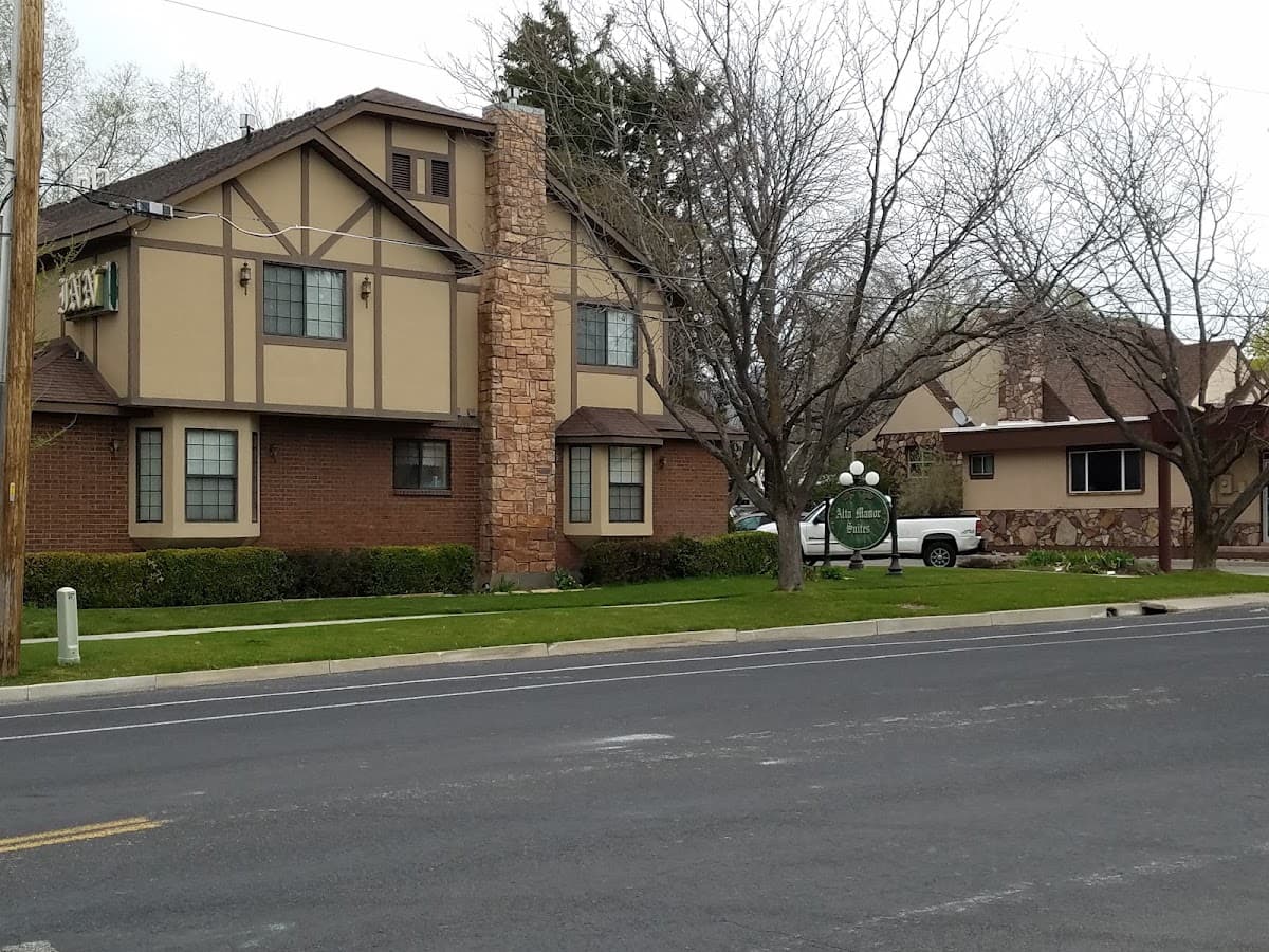 Alta Manor Suites, Motel in Logan