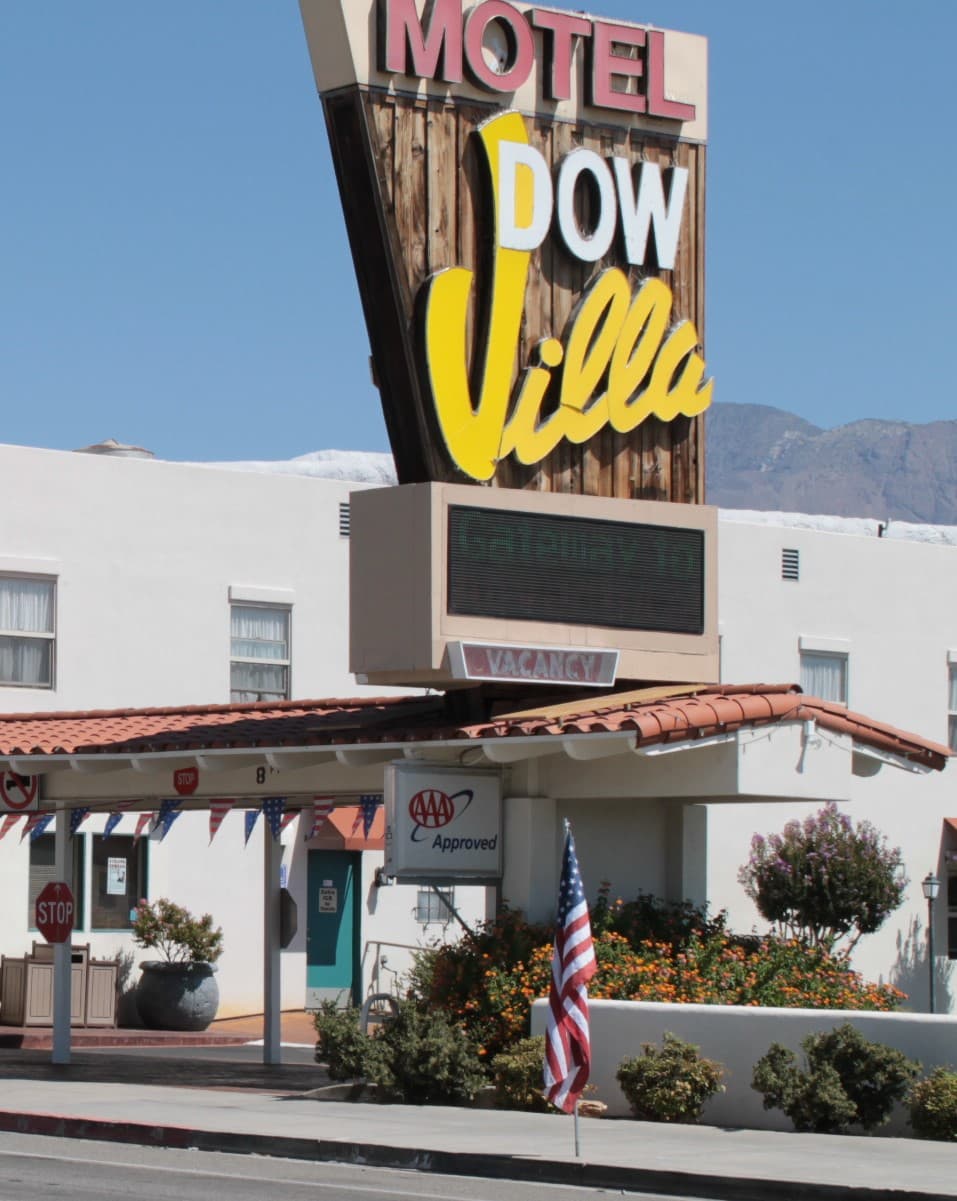 AAA Dow Villa Motel and Historic Dow Hotel, Hotel in Lone Pine