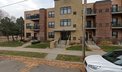 MinnehahaLofts - Stylish 2Br Condo w/ Lot of Amenities & Balcony on Light Rail, Hotel in Longfellow Community