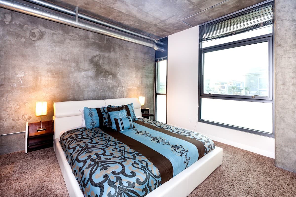 Fully Furnished Suites near Staple Center, Holiday Home in Los Angeles