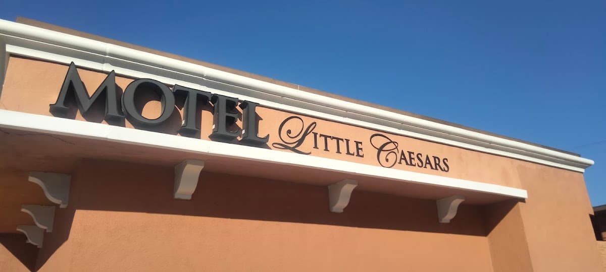 Little Caesars Motel, Motel in Vermont Square
